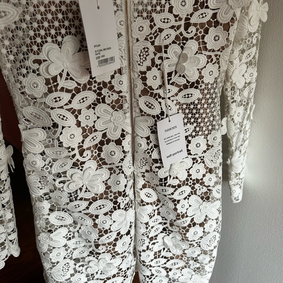 New Self-Portrait 3D Floral Mini Dress in White (NEW Sold Out Dress) NWT - Picture 7 of 12